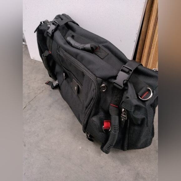 Kaka 40L Travel/Laptop Convertible Bag - Picture 9 of 11